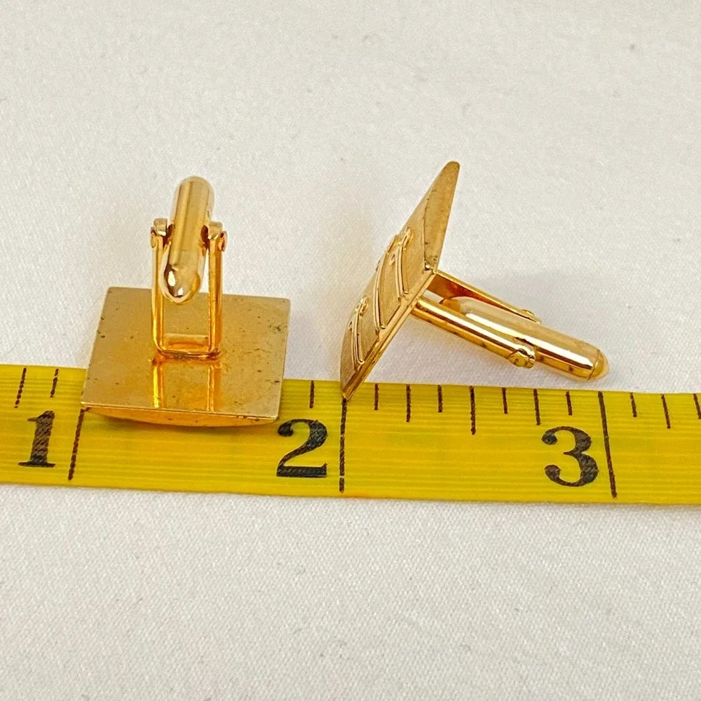 💎Swank Signed Mens Square Gold Tone Engraved Floral Cuff Links